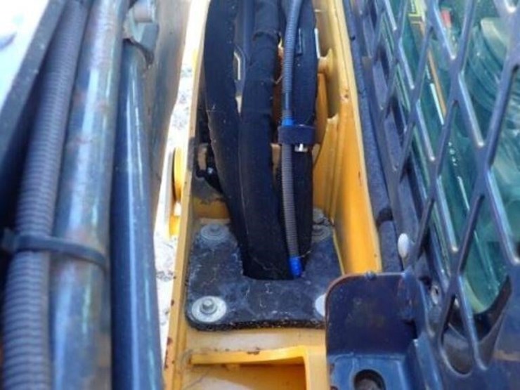 2019-deere-331g-image-50