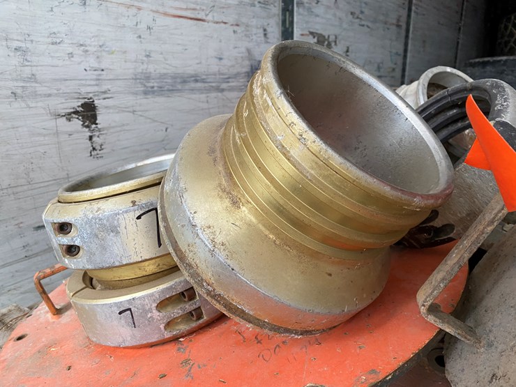 #8488-•-pallet-of-miscellaneous-couplers-and-pumping-parts-(new-holstein,-wi)-image-4