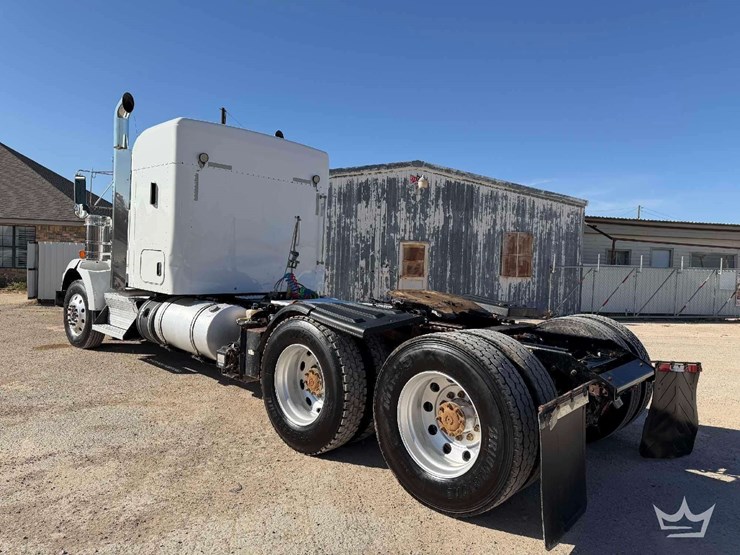 2017-kenworth-t800-image-4