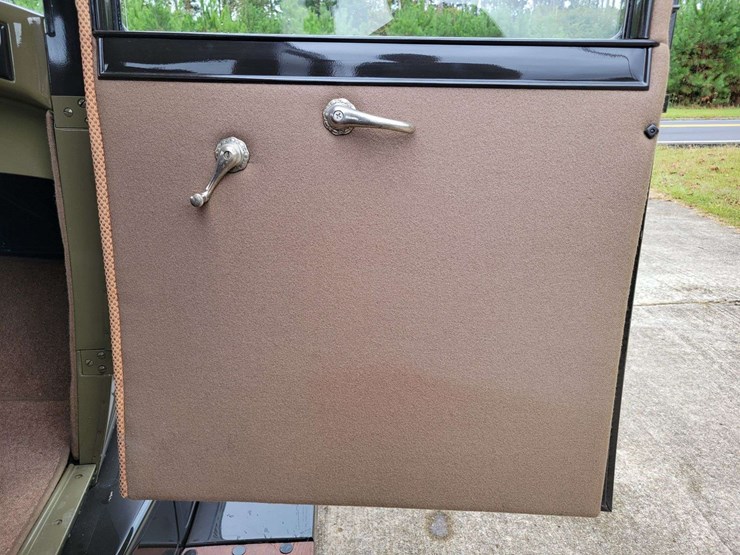 1928-pontiac-sedan-image-53