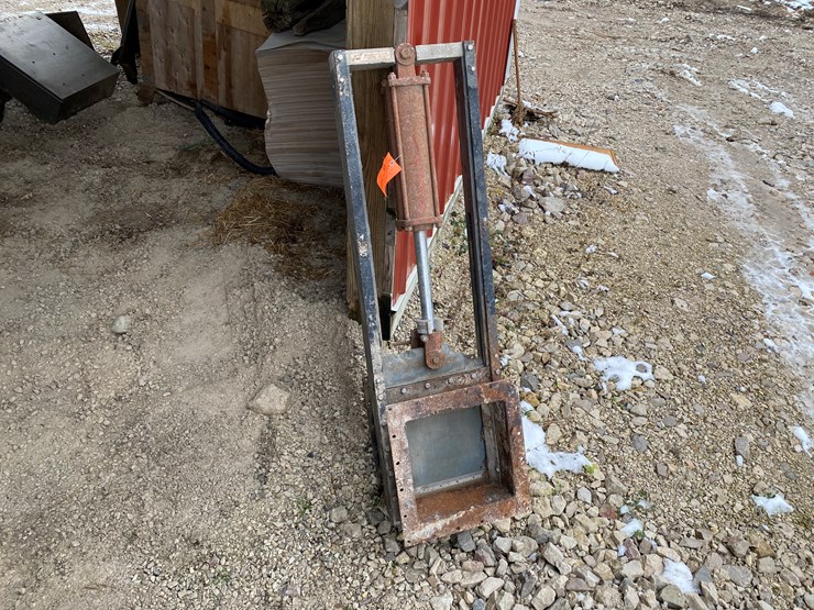 #8478-•-stock-manufacturing-hydraulic-square-valve-(new-holstein,-wi)-image-1