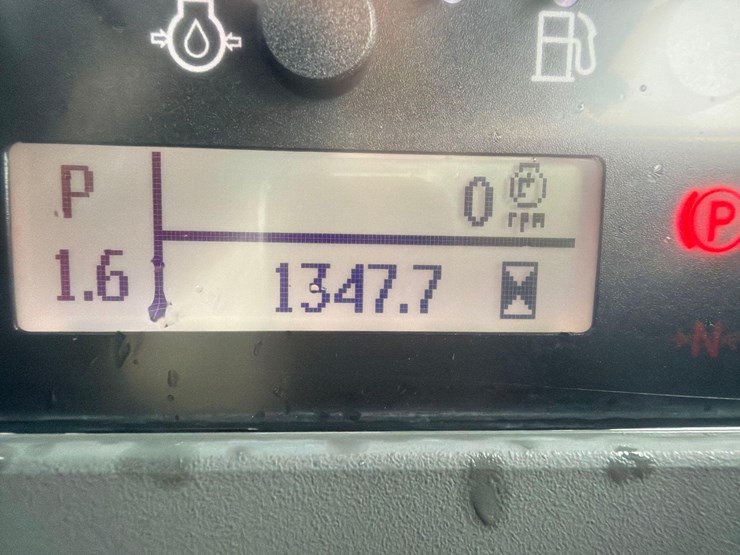 2023-deere-450k-image-25