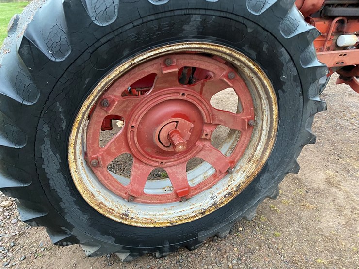 1976-international-686-image-28