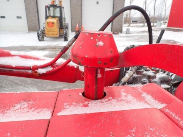 massey-ferguson-135-image-28