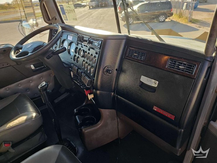 2011-kenworth-t800-image-43