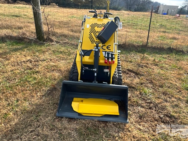 sdlanch-sdll50-mini-skid-steer-loader-image-1