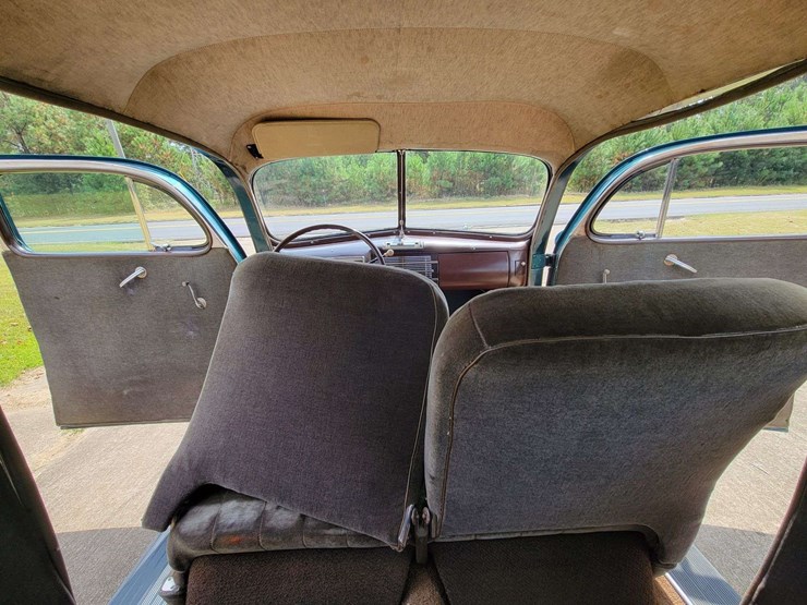 1940-ford-sedan-image-89