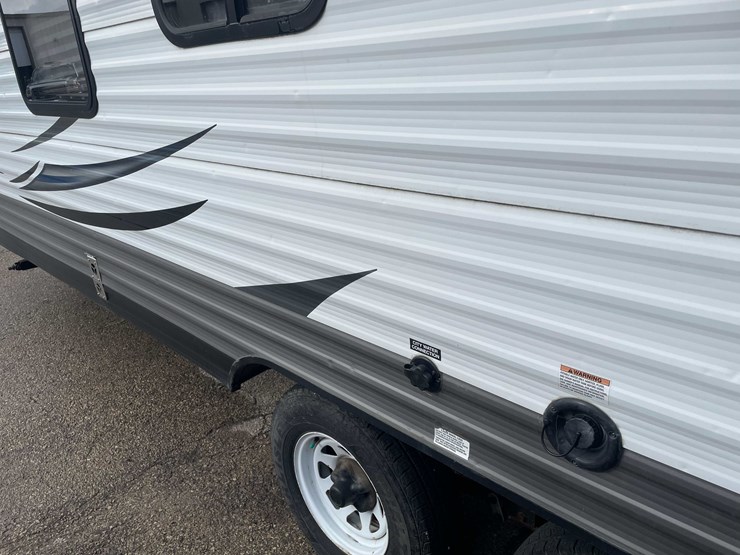 #1404-•-2015-salem-cruise-lite-camper-(no-title)-(of)-image-35