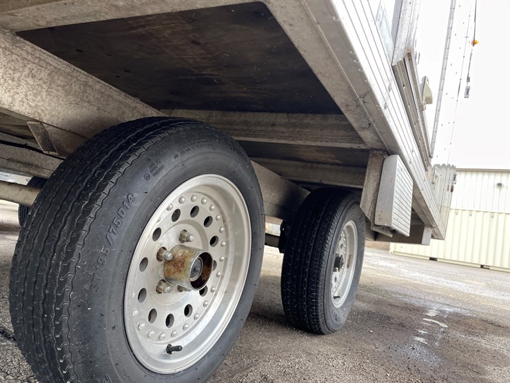 #1397-•-2001-karavan-expedition-trailer-(no-title)-(of)-image-23