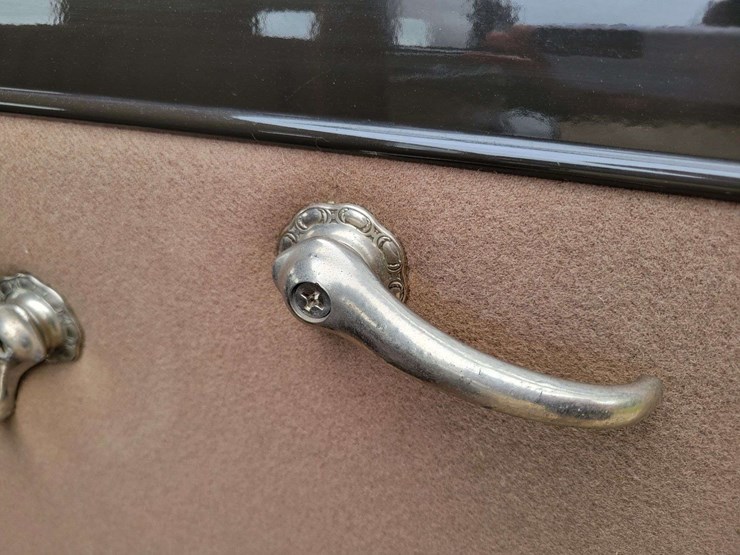 1928-pontiac-sedan-image-55