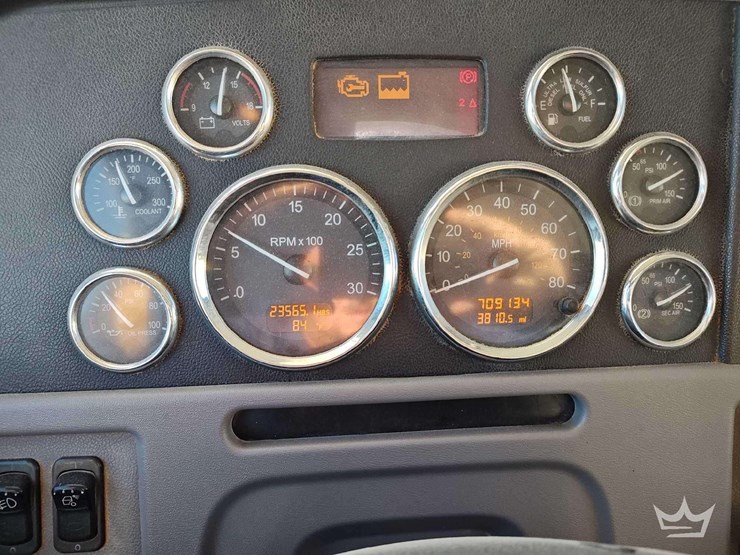 2012-peterbilt-386-image-35