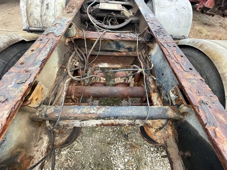 #1320-•-2002-trailer-frame-(has-wi-title)-(new-hostein,-wi)-image-29