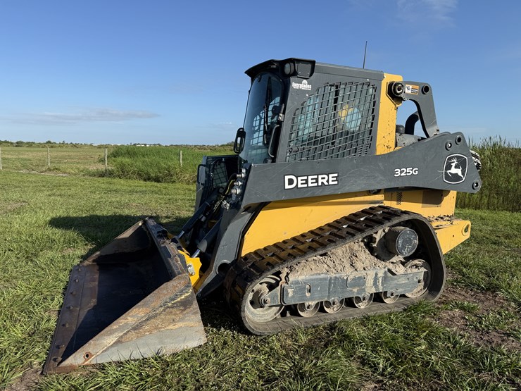 deere-325g-image-1