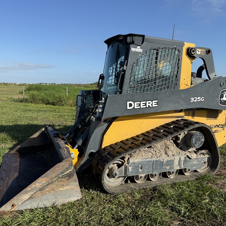 DEERE 325G