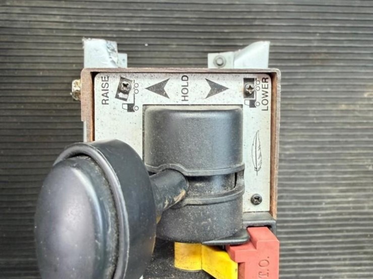 2014-peterbilt-587-image-24