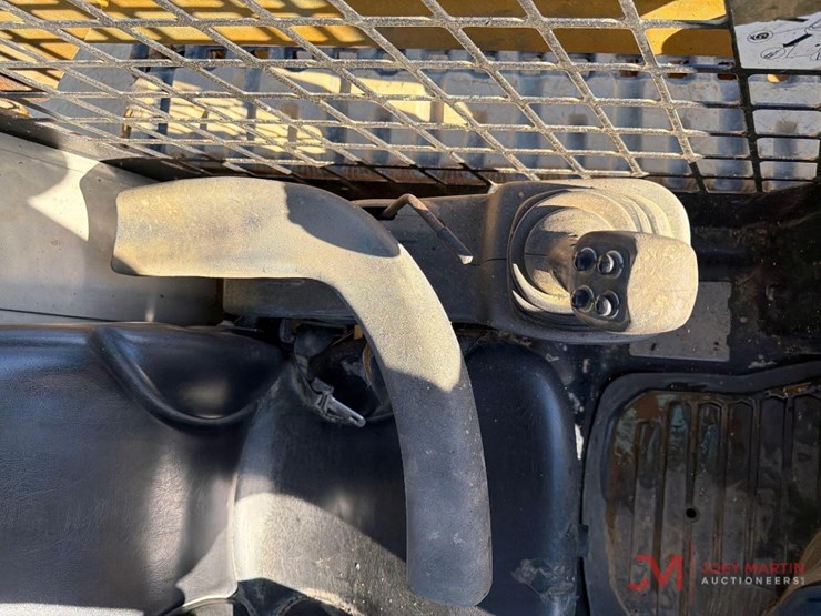 2017-caterpillar-299d2-image-15