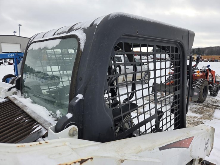 2017-bobcat-t750-image-28