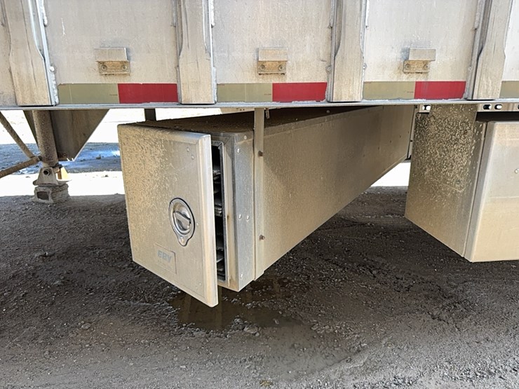 2002-eby-livestock-trailer-image-9