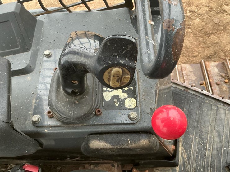 2016-deere-550k-xlt-image-49