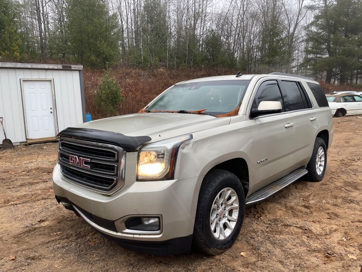 2015-gmc-yukon-slt-image-1