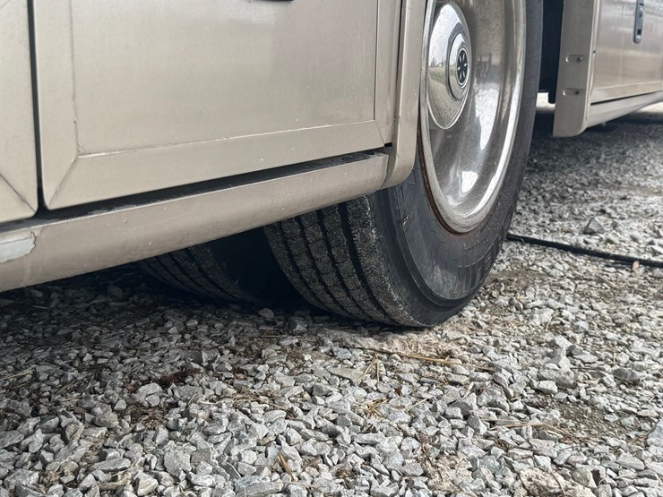 2001-fleetwood-bounder-motorhome,-cummins-isb300-turbo-diesel,-allison-automatic,-air-brakes,-2-slides,-2-awnings,-class-a,-*4uzaahbv41cj04205*-image-18