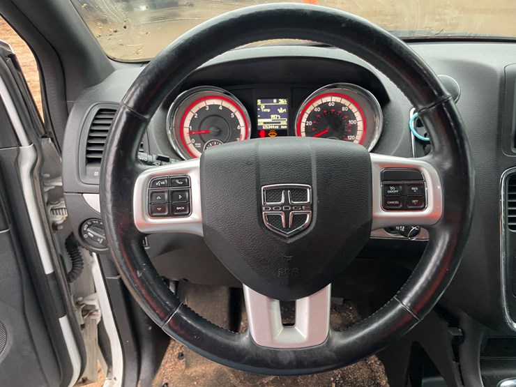 2017-dodge-grand-caravan-gt-image-26