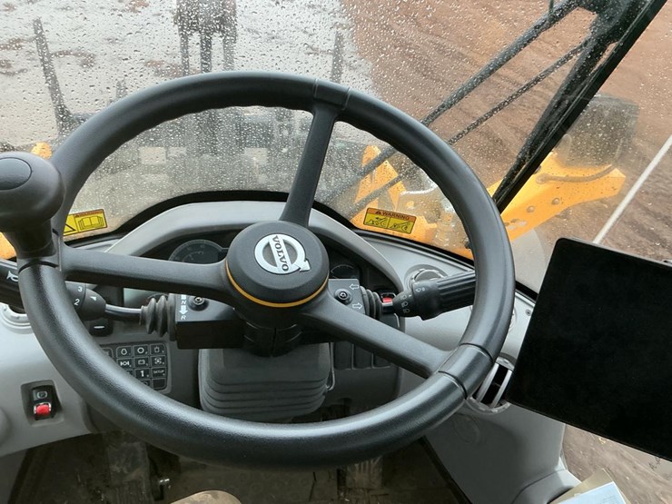 2022-volvo-l60h-image-22