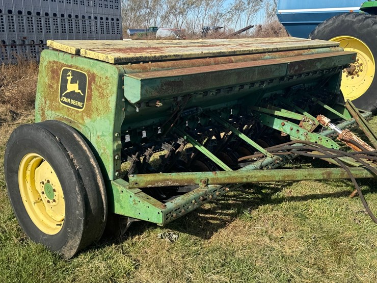 john-deere-8300-image-2