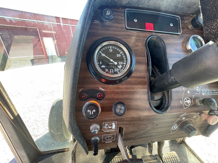 massey-ferguson-2705-image-51