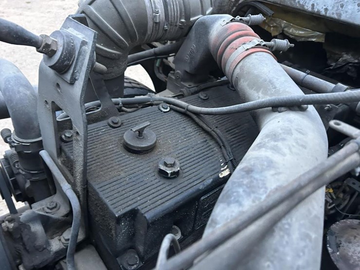 #1432-•-1992-volvo-(white-gmc)-vac-truck-image-65