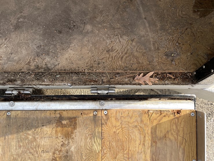 #1397-•-2001-karavan-expedition-trailer-(no-title)-(of)-image-30