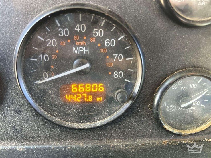 2015-peterbilt-348-image-6