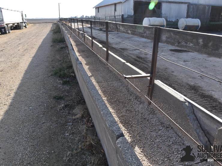 concrete-feed-bunks-image-4