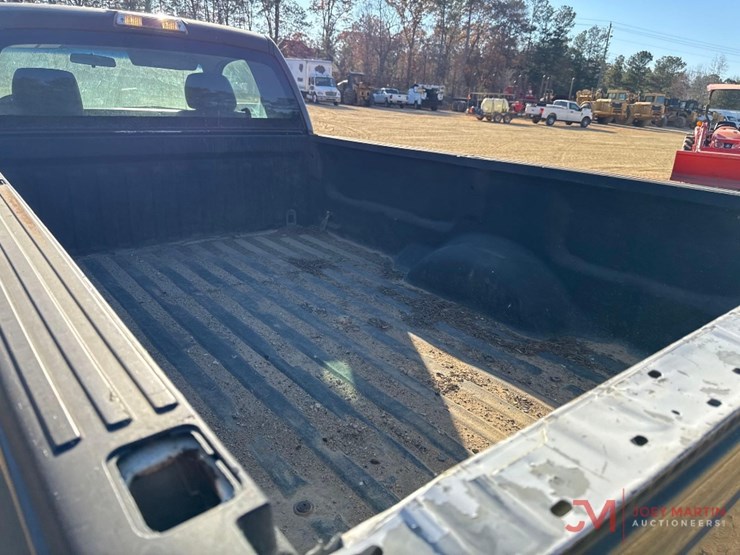 2014-ford-f150-xl-image-8