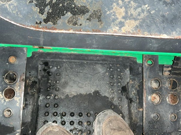 2018-bobcat-t740-image-33