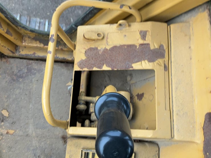 caterpillar-953b-image-18