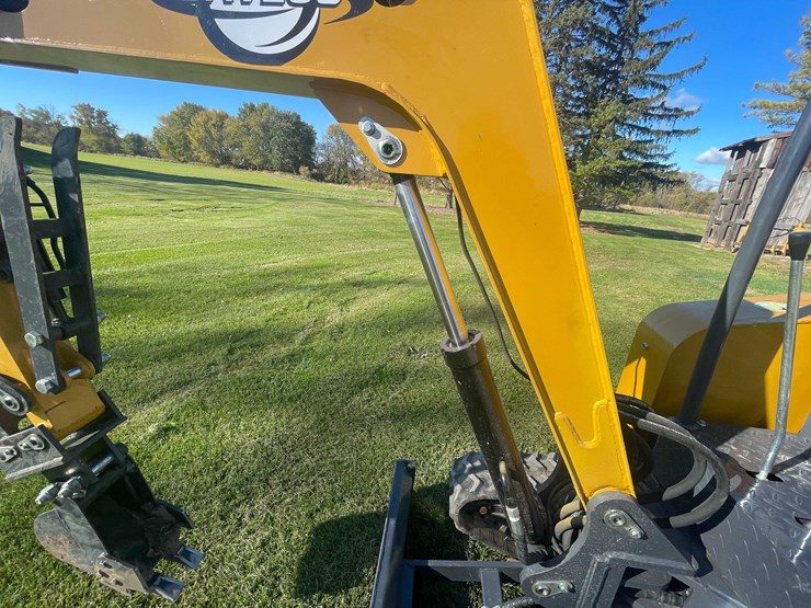 #412-•-2025-agt-industrial-mini-excavator-(cedar-grove,-wi)-image-15