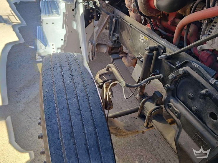 2015-peterbilt-389-image-28