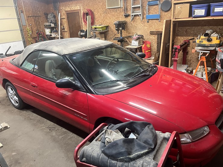 #260-•-1997-chrysler-(fall-creek,-wi)-(has-wi-title)-image-2