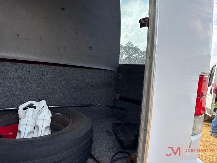 2003-ford-e550-image-9