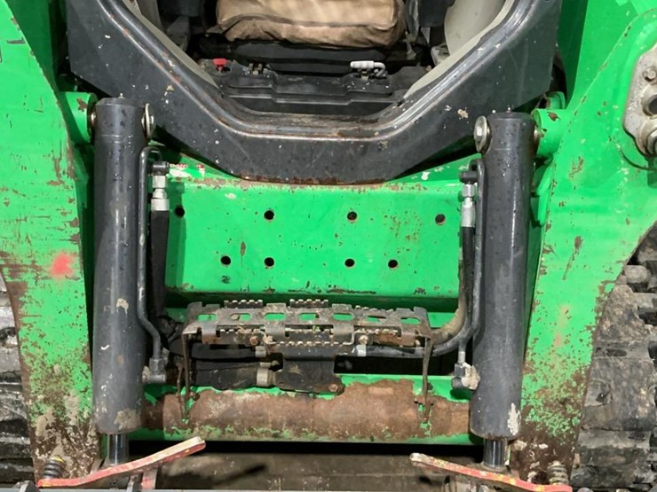 2018-bobcat-t740-image-11