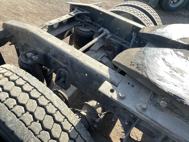 #200-•-2016-international-semi-tractor-(title-in-delay)-(denmark,-wi)-image-32