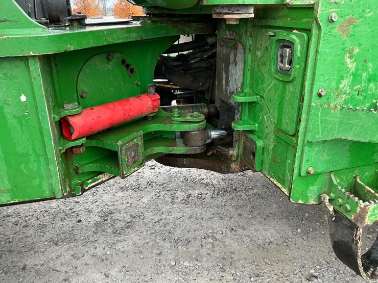 2016-deere-648l-image-38