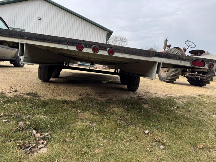 load-master-16'-snowmobile-trailer-image-4