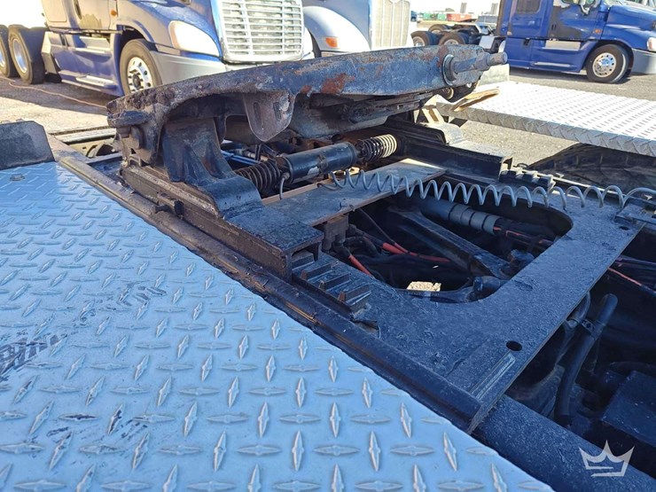 2012-kenworth-t800-image-39