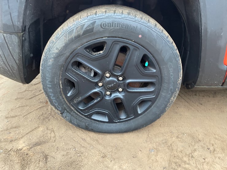 2021-jeep-renegade-image-16