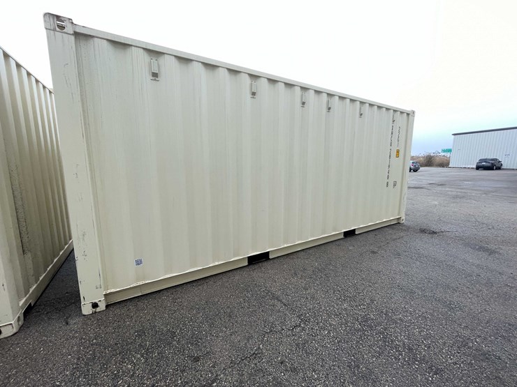 #1401-•-20'-shipping-container-(of)-image-4