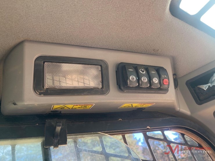 2017-caterpillar-299d-image-16