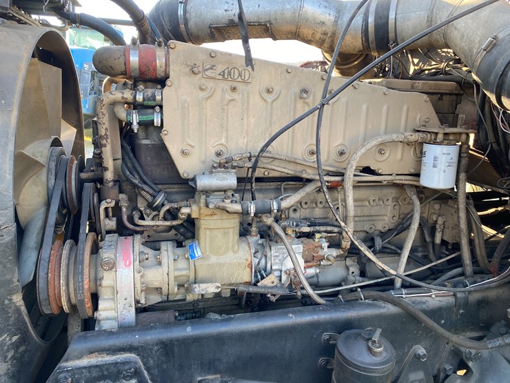 #1010-•-1984-peterbilt-sleeper-cab-semi-(has-wi-title)-(colfax,-wi)-image-53