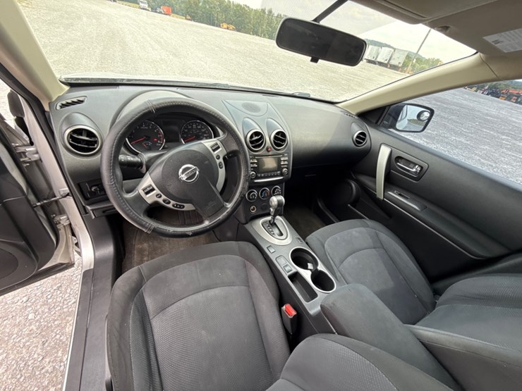 2012-nissan-rogue-image-17